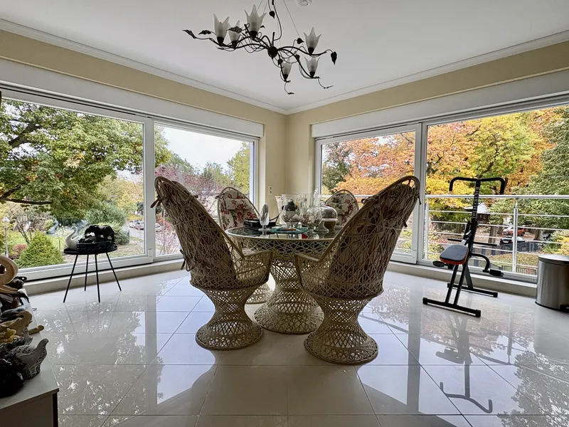 130 m² Wohnen mit Stil: Bad en suite, Whirlpool-Bad & Balkon im grünen Hermsdorf — photo 1